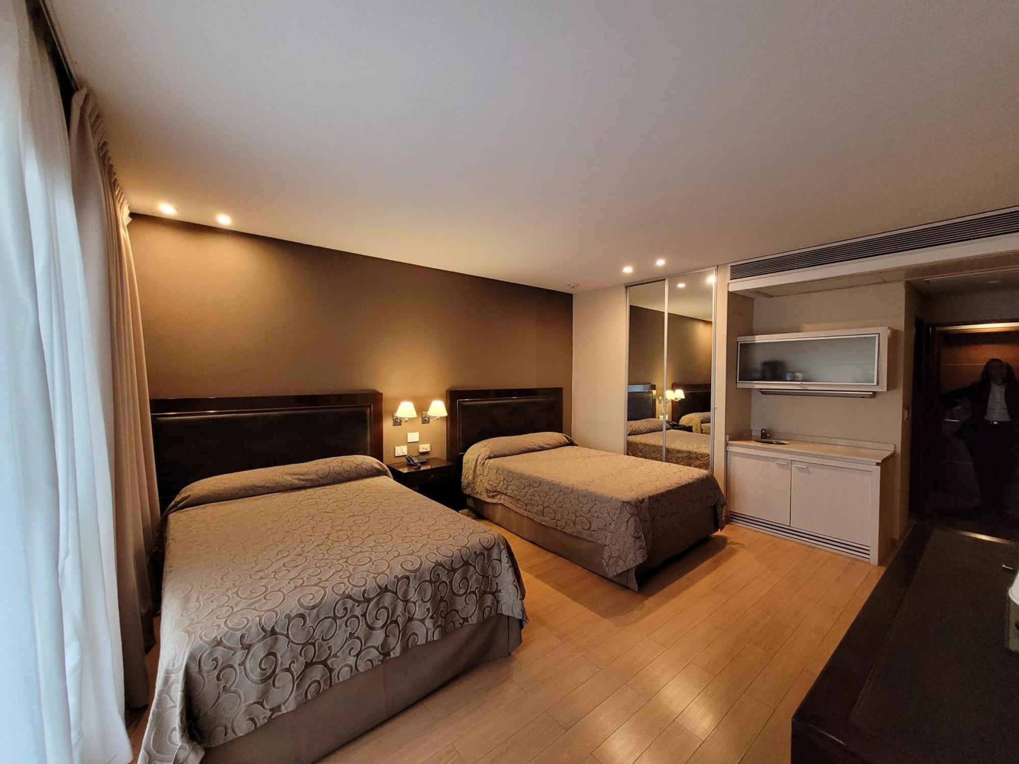 Colón Hotel Plaza מראה חיצוני תמונה